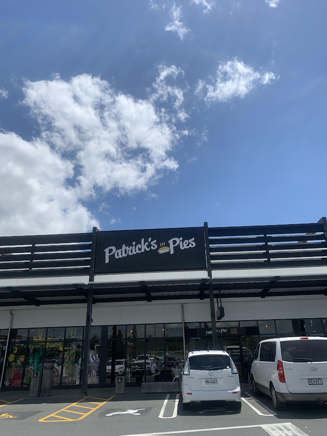 Pie Guy reviews (SPECIAL EDITION): Patrick’s Pies Goldstar Bakery Tauranga
