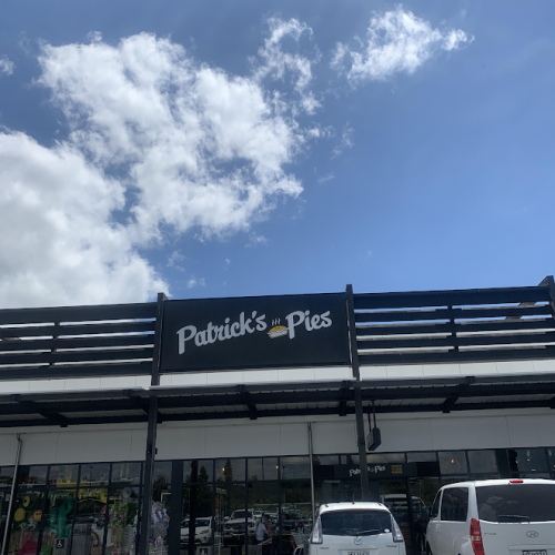 Pie Guy reviews (SPECIAL EDITION): Patrick’s Pies Goldstar Bakery Tauranga